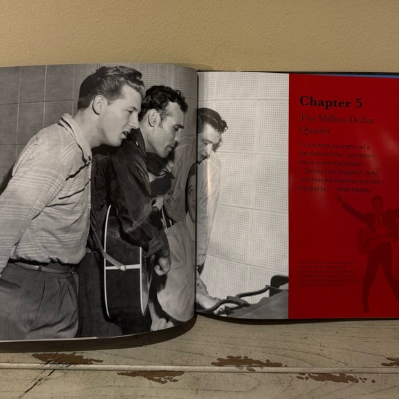 Elvis: His Life in Pictures and Music Book with CD - Picture 8 of 10